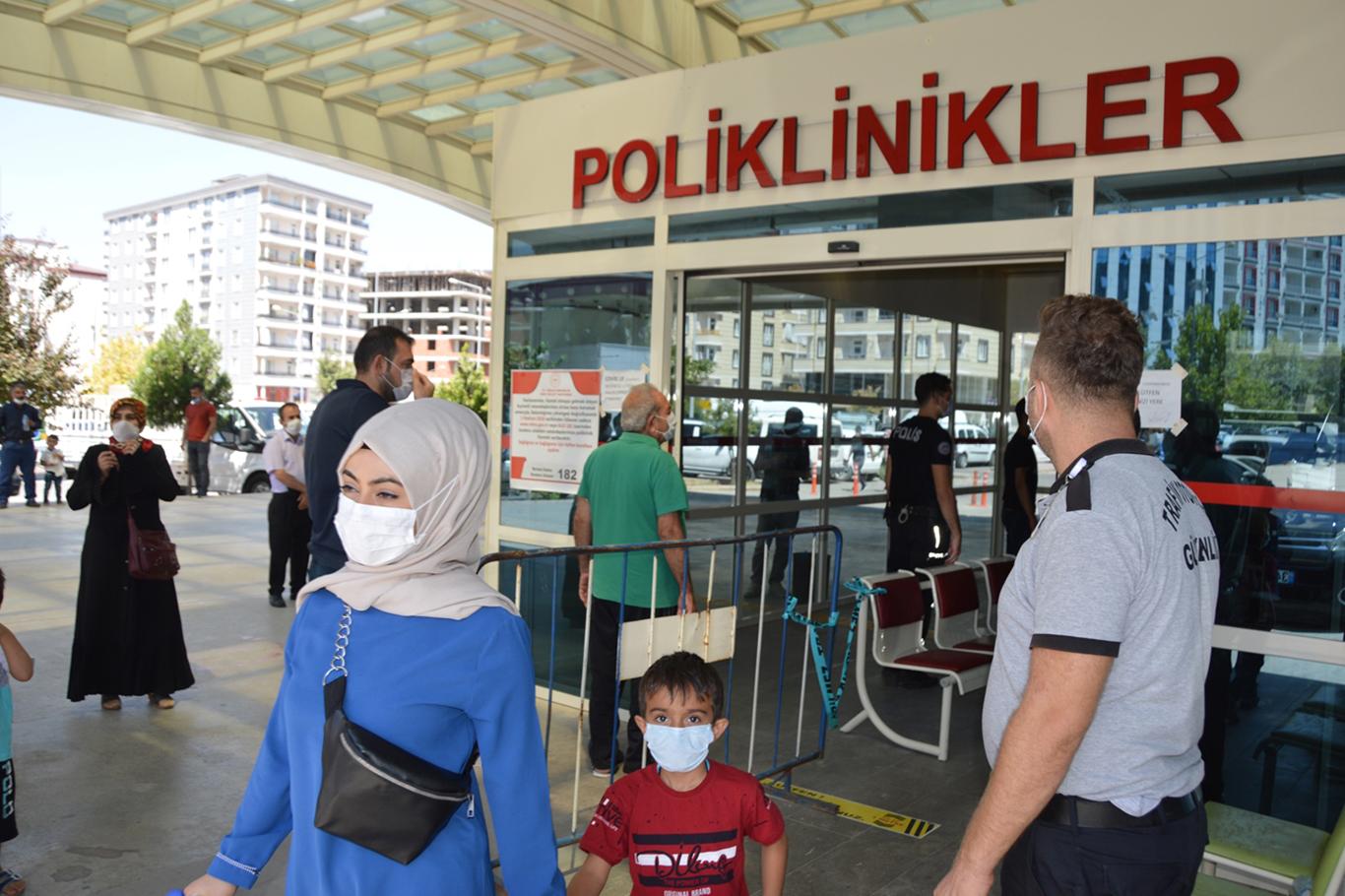 Siirt Eğitim ve Araştırma Hastanesine kurulan PCR test merkezi hizmet vermeye başladı